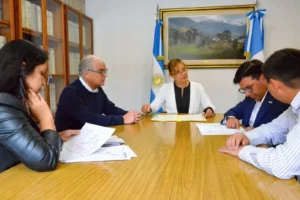 Un barrio de Senillosa, más cerca de la escritura