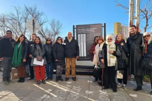 Se repuso la cartelería del señalamiento en la Torre de Periodistas 