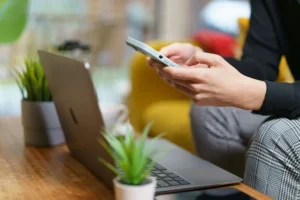 Neuquén estrena un chatbot con IA para fortalecer la atención a consumidores