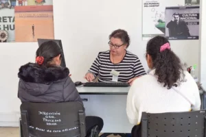 Ofrecen servicios del área de derechos humanos en cuatro barrios de Neuquén capital
